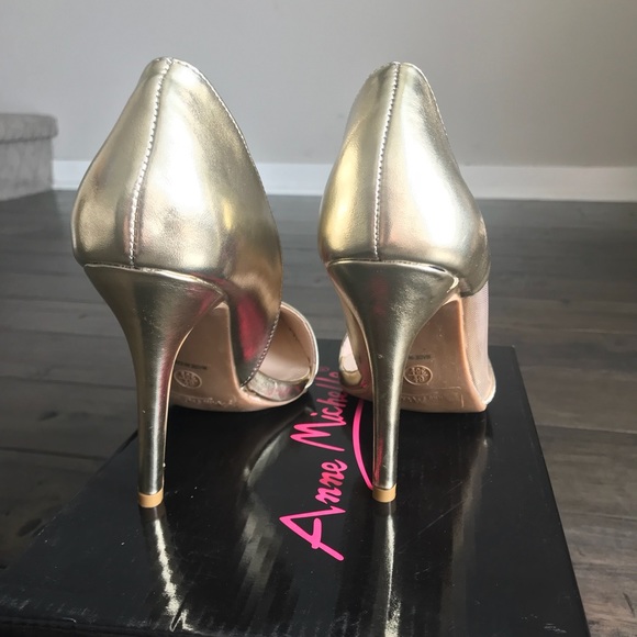 Gold pointed to pump - Picture 4 of 5